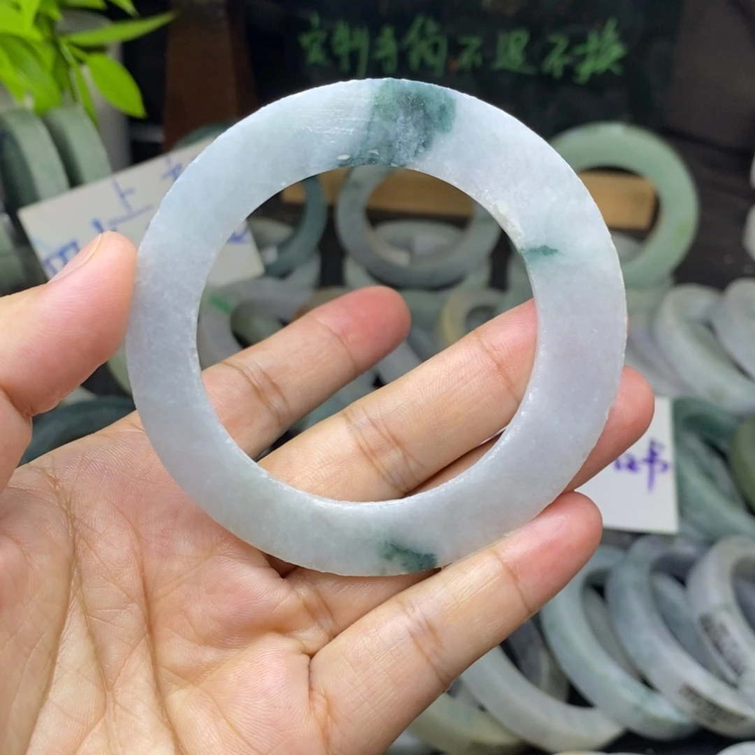 定制翡翠未镶嵌手镯