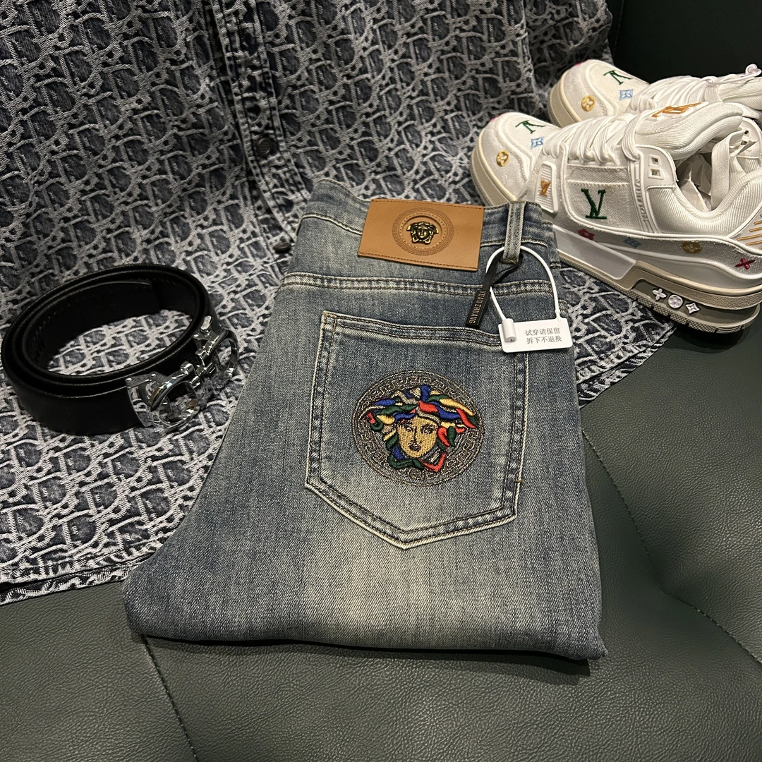 （美人头785）春夏新款轻奢潮牌时尚百搭中腰小直筒牛仔裤