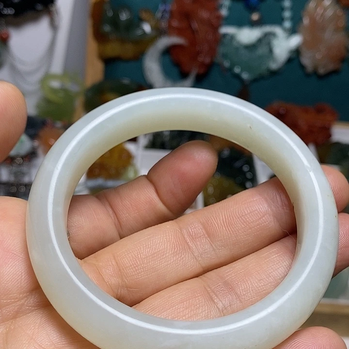 吊坠(赠链)未镶嵌翡翠