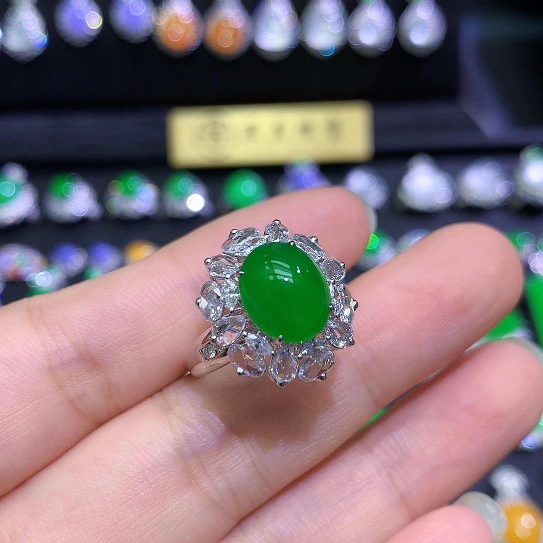 翡翠戒指18K金镶嵌高冰满绿