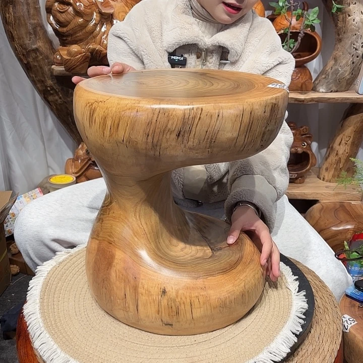 香樟木香樟木根雕凳子一物一拍编号889长35宽30高40