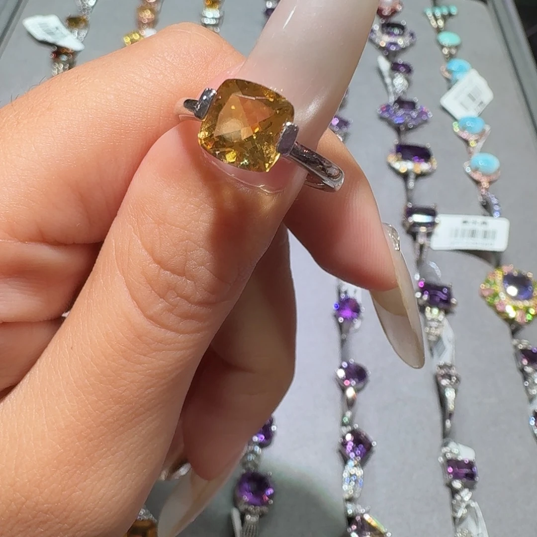 石***贝未镶嵌颈饰水晶戒指