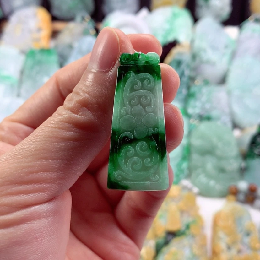 【闪购商品】翡翠吊坠(不含链)未镶嵌