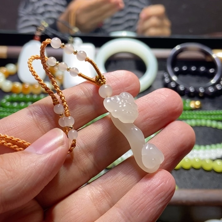 和田玉未镶嵌吊坠(不含链)