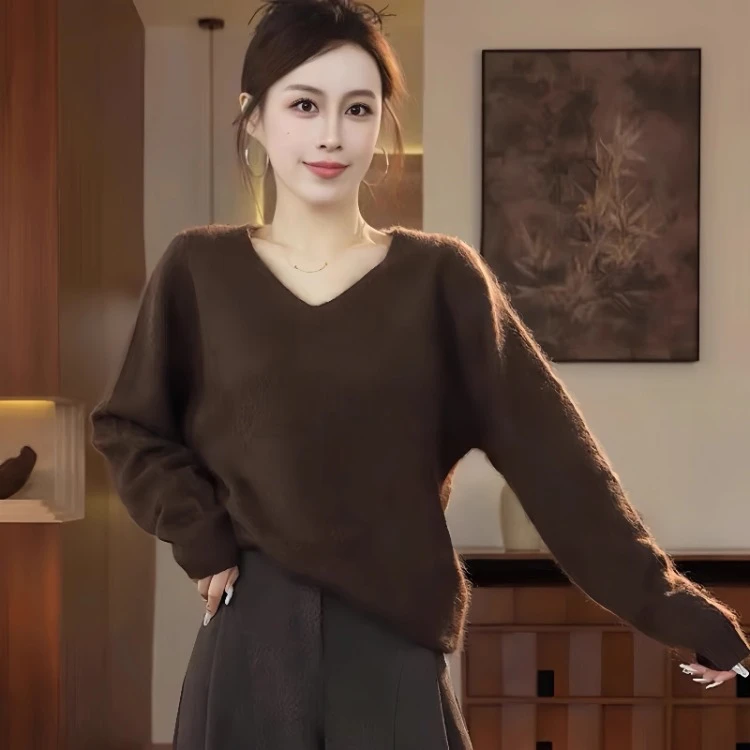韩系休闲风宽松V领长袖针织衫女秋冬新款宽松慵懒风极简毛衣上衣