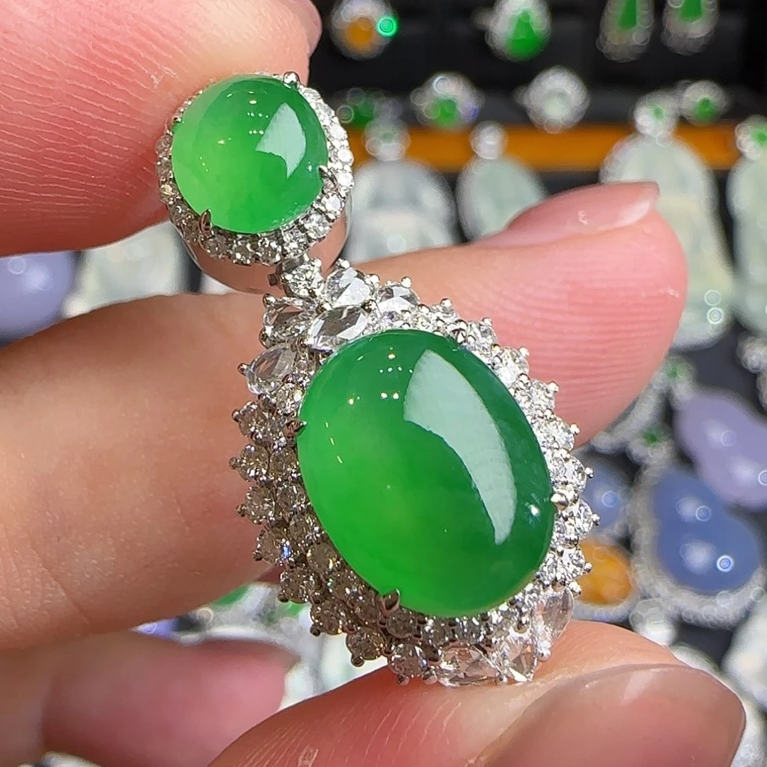 颈饰18K金镶嵌翡翠天然翡翠