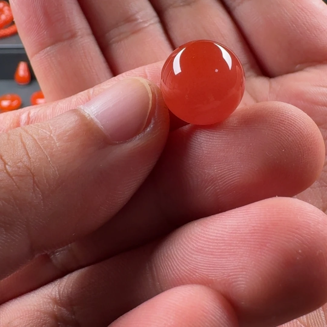 未镶嵌圆珠13.7mm南红玛瑙