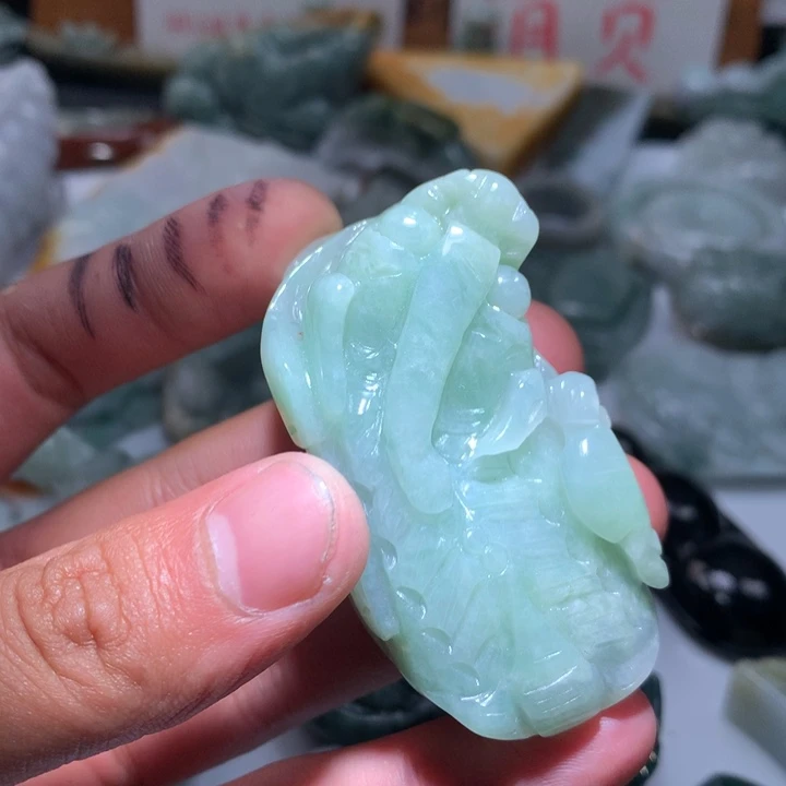 翡翠未镶嵌颈饰保真天然a货翡翠