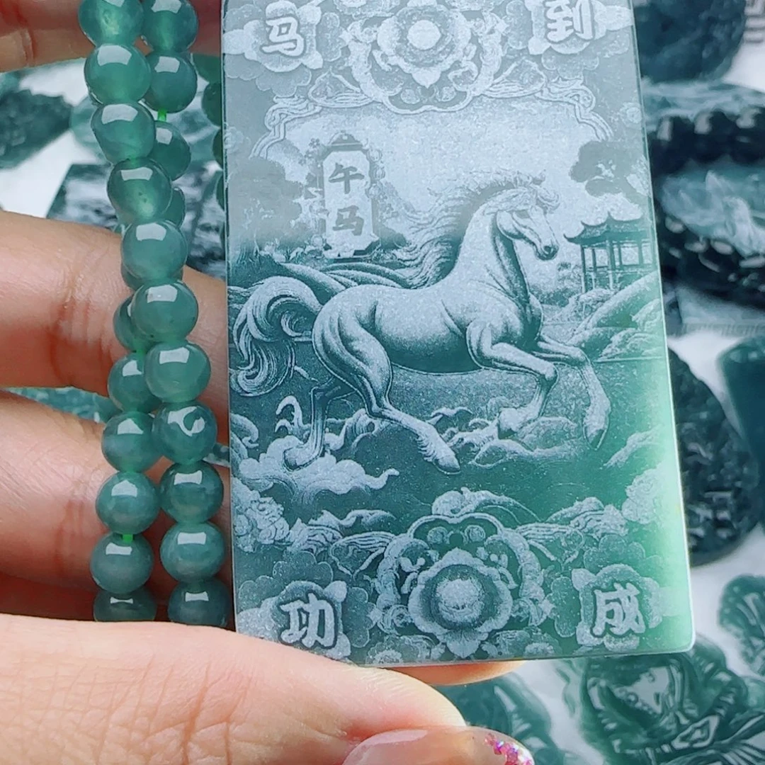 颈饰未镶嵌翡翠多样性发货天然的A货翡翠