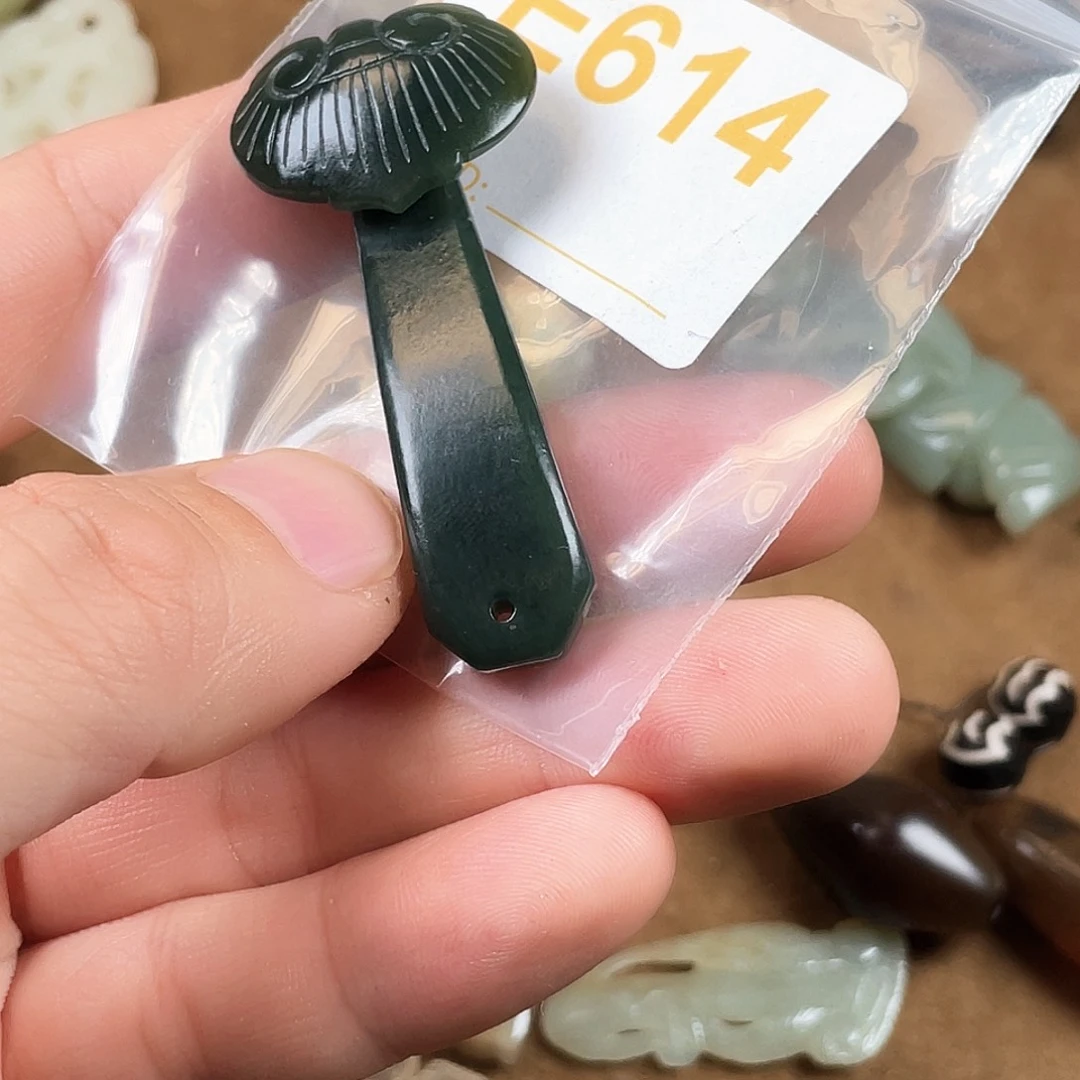 和田玉（糖玉）未镶嵌颈饰