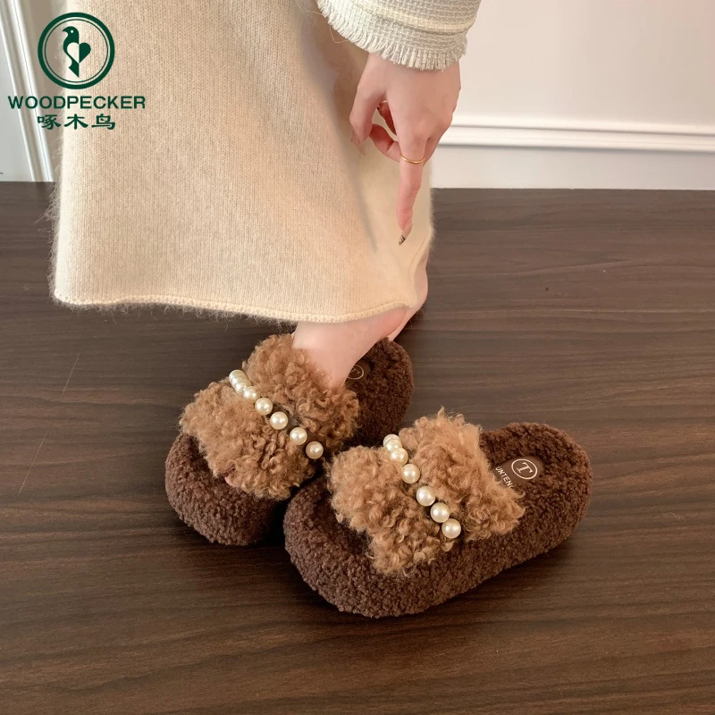 啄木鸟厚底毛毛拖鞋女外穿2025新款秋冬季配裙子珍珠加绒一字棉拖