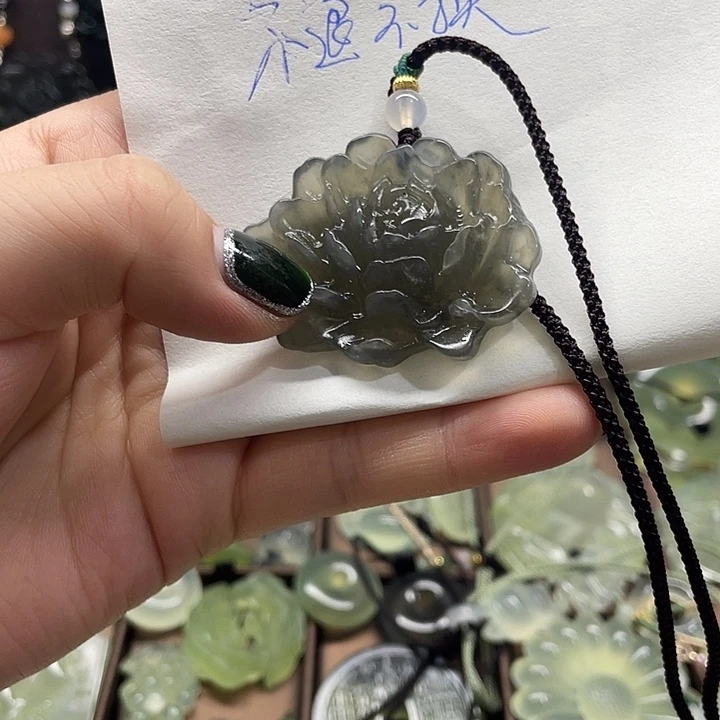 用***9蛇纹石玉合金颈饰