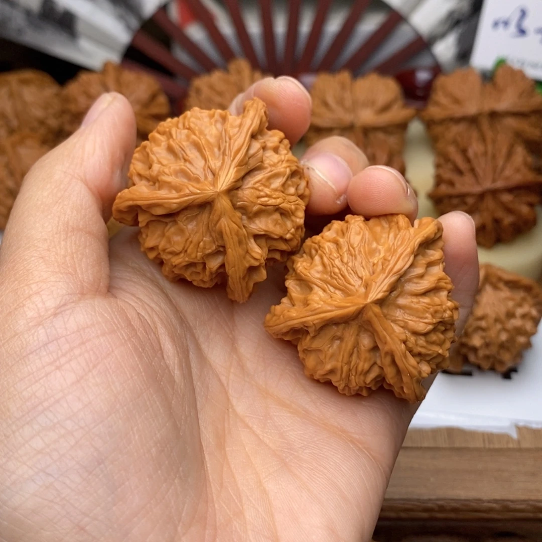 文玩核桃把件670号39盘山