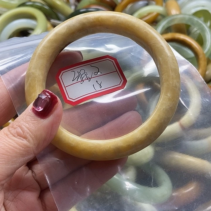 蛇纹石玉手镯未镶嵌雅*