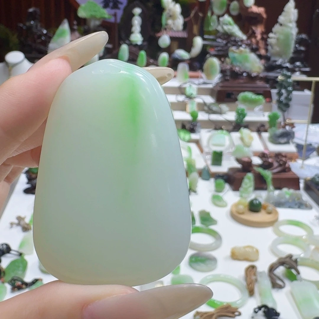 和田玉（翠青玉）未镶嵌挂件翠青面包牌