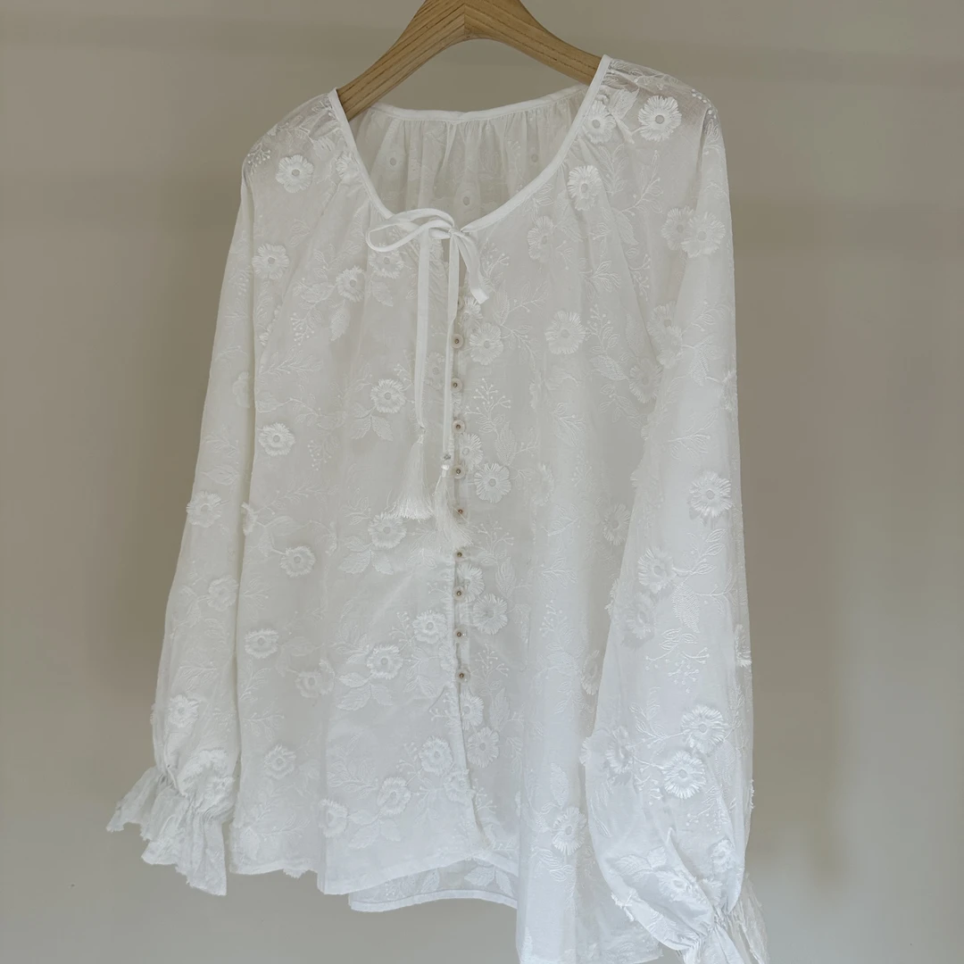 00810卷耳2335系带刺绣衬衫