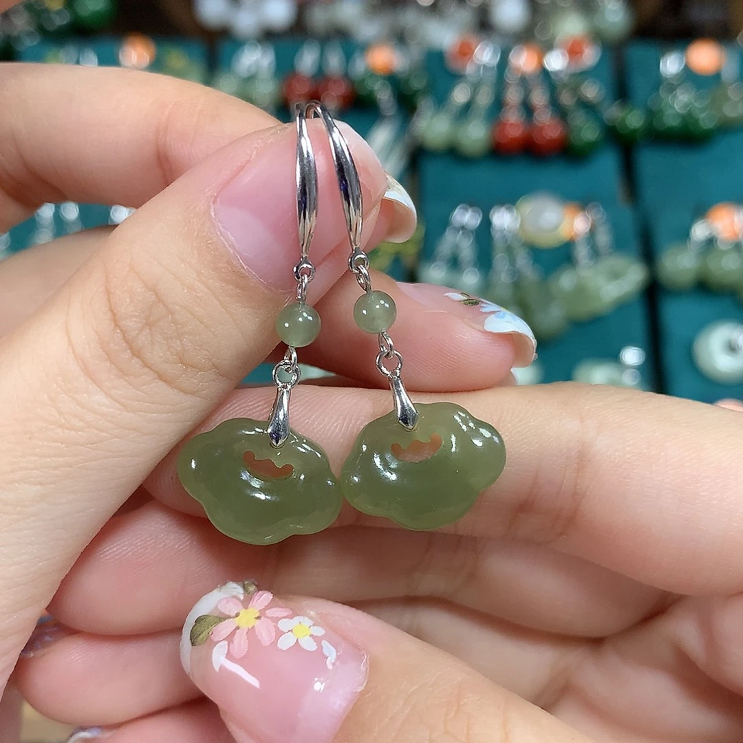 和田玉银S925镶嵌耳饰如意卡16左右