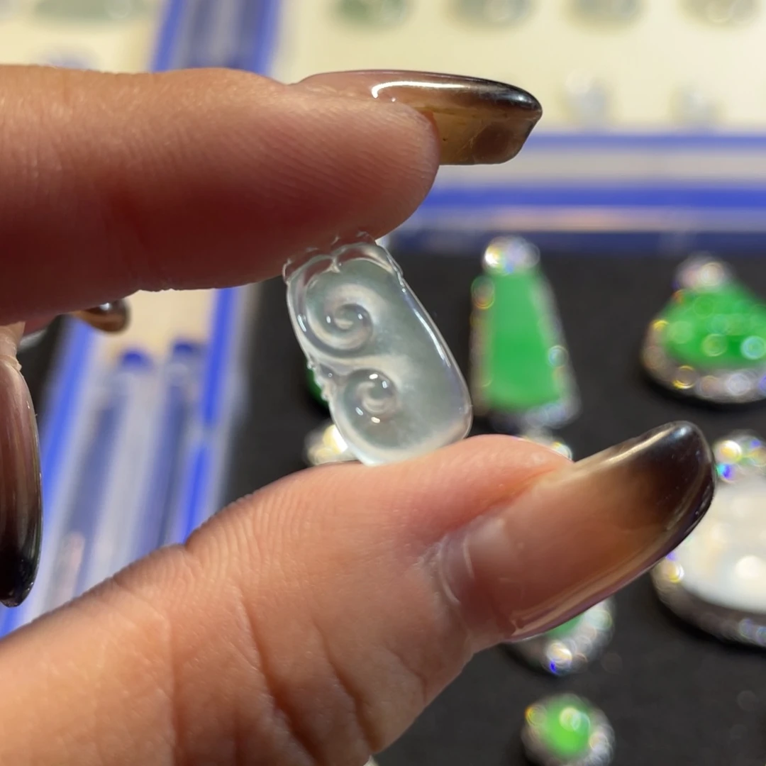 颈饰未镶嵌翡翠如意