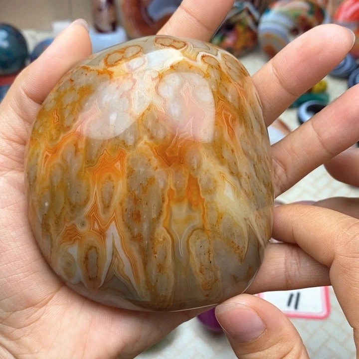 平***淡玛瑙/玉髓未镶嵌颈饰
