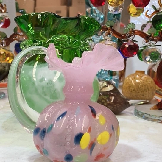 琉璃花瓶高13厘米口径2厘米