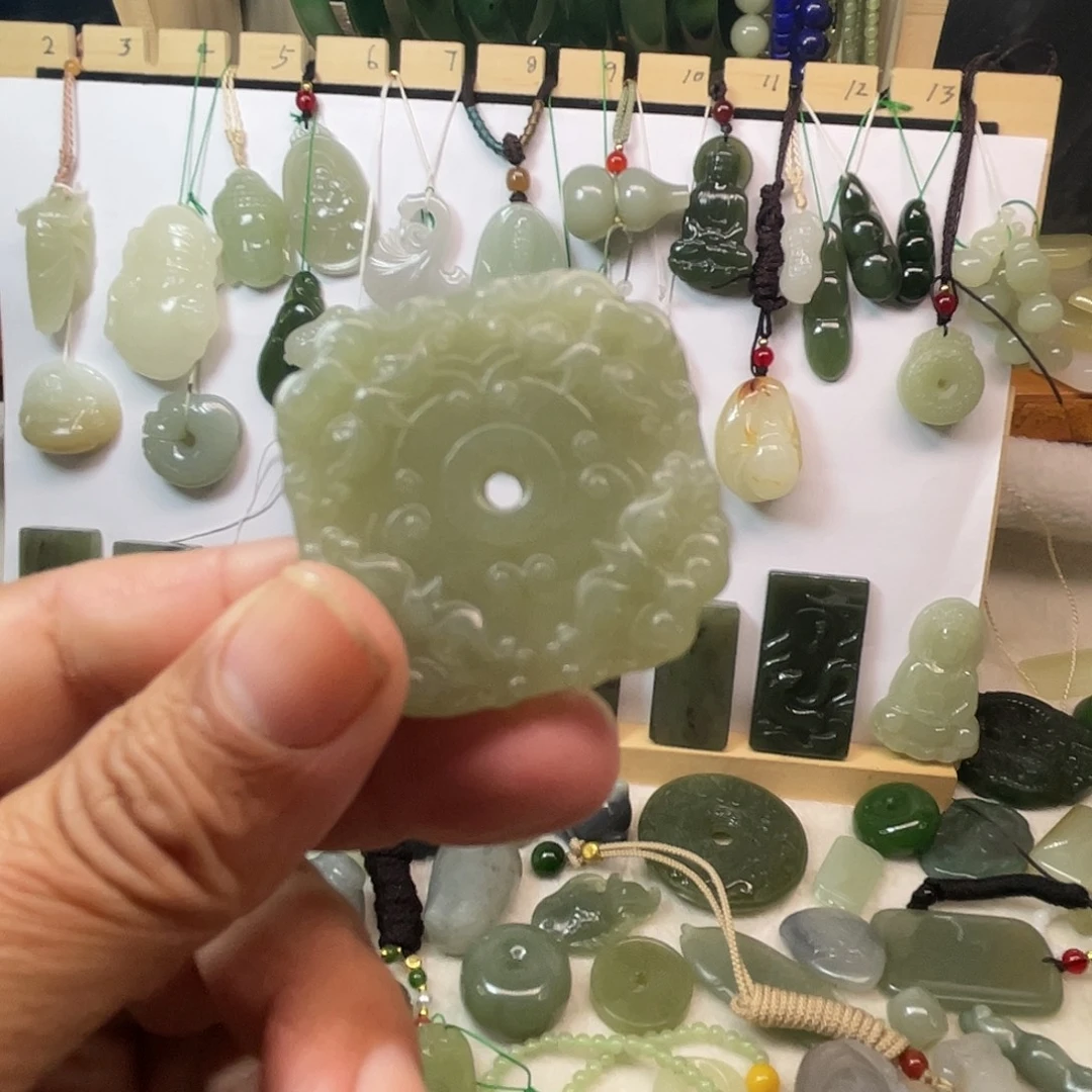 和田玉未镶嵌颈饰