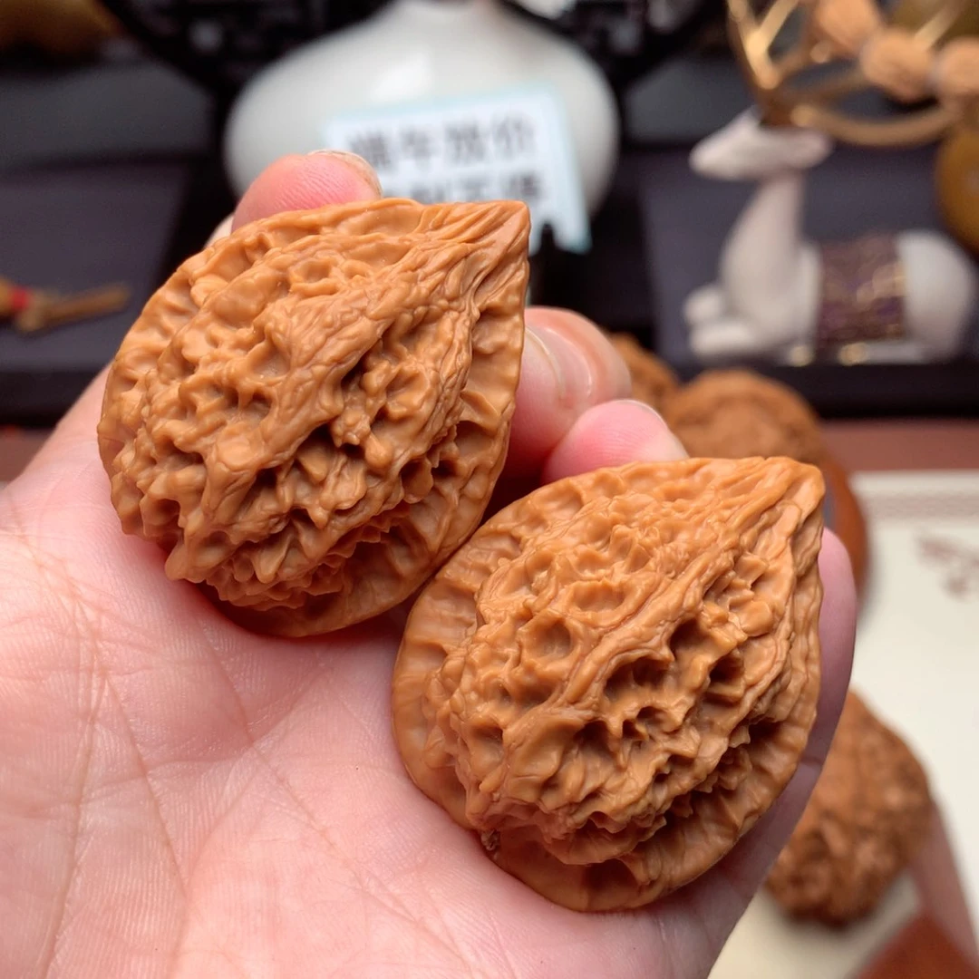 文玩核桃把件十三陵鸡心全品  1号