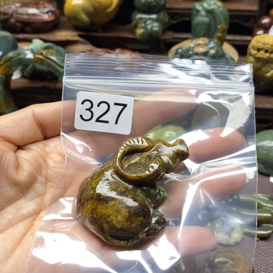 未镶嵌岫岩河磨玉（透闪石质玉）把件津*