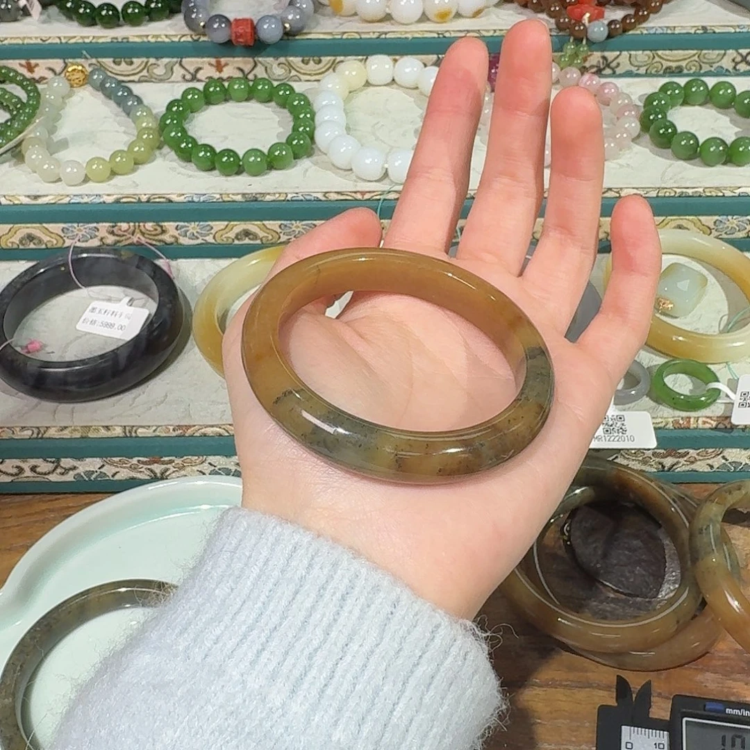 小***儿和田玉未镶嵌手链