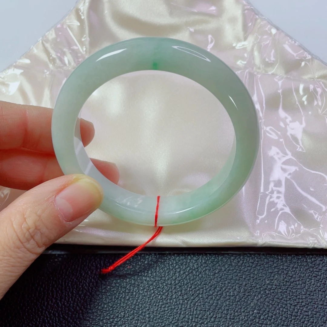 翡翠未镶嵌手镯圈口57宽13厚8.9