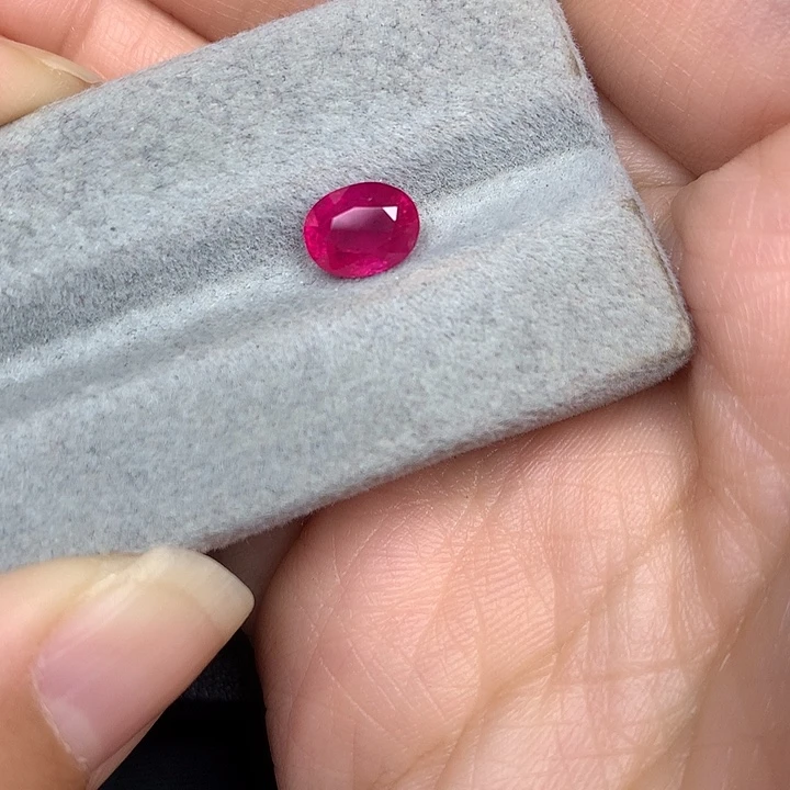 红宝石裸石1.72ct缅甸鸽血红红宝石