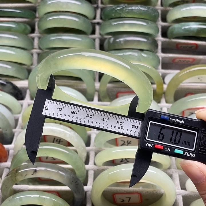 未镶嵌蛇纹石玉手镯23