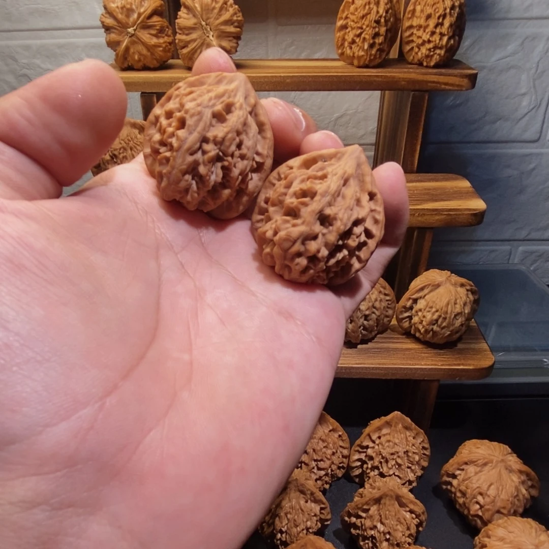 文玩核桃吊坠山地马蹄全品35