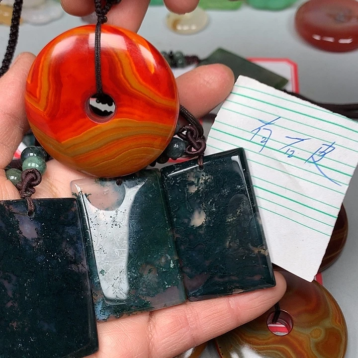 毛***蕊玛瑙/玉髓未镶嵌颈饰