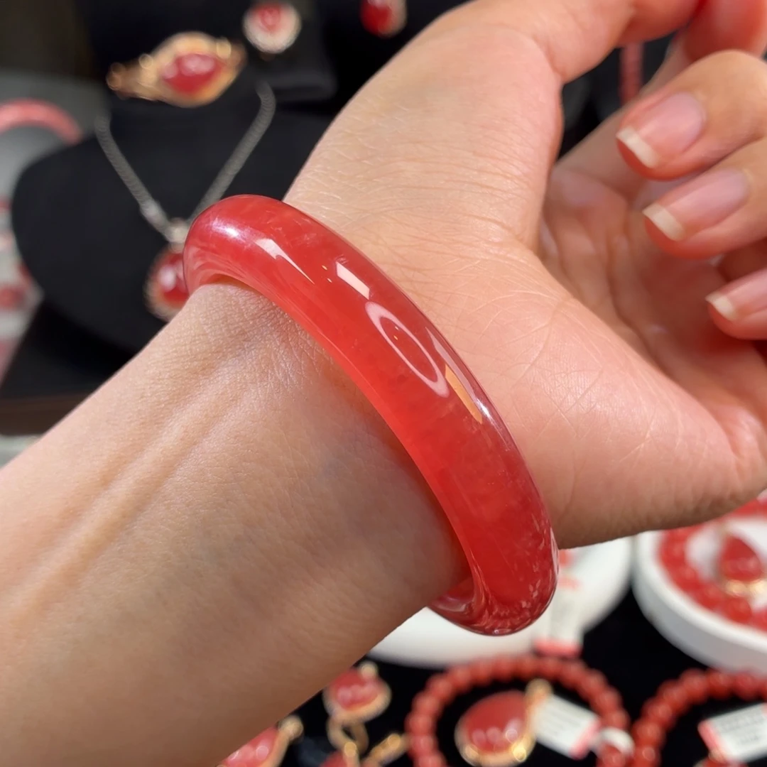 菱锰矿（红纹石）未镶嵌手镯毕业级红纹石手镯