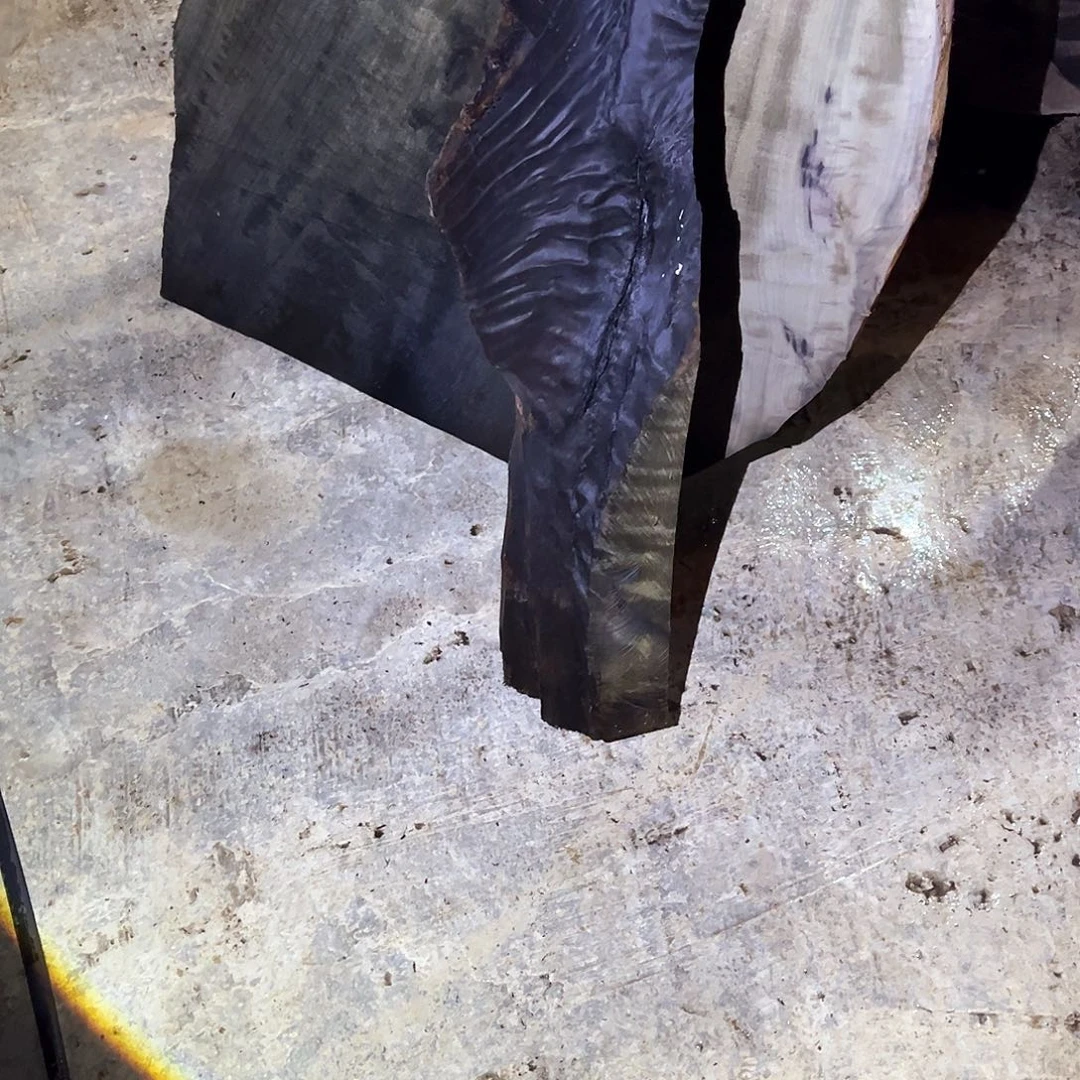 二**安金丝楠阴沉木的一个小山村里