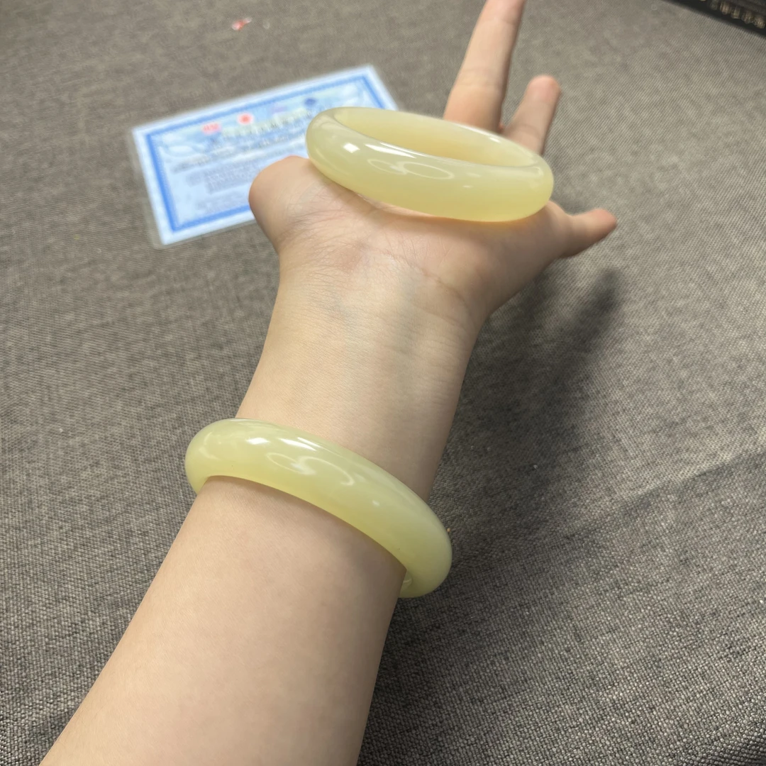 天然玉石手镯女款高油高润高端气质百搭