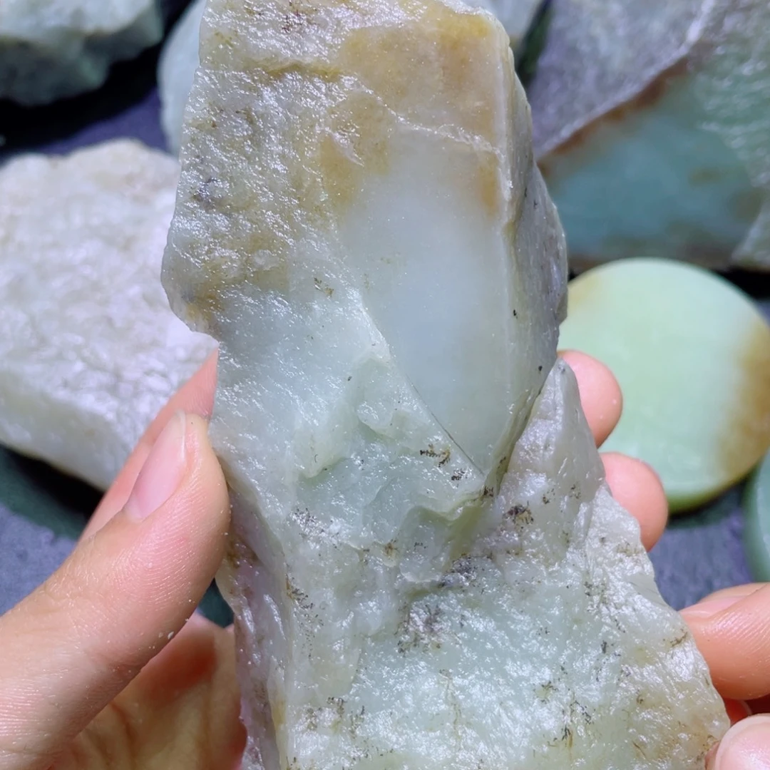 和田玉未镶嵌珠宝半成品