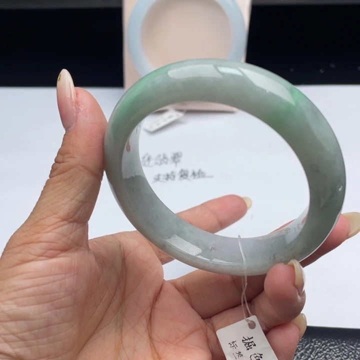 翡翠未镶嵌手镯翡翠未镶嵌手镯