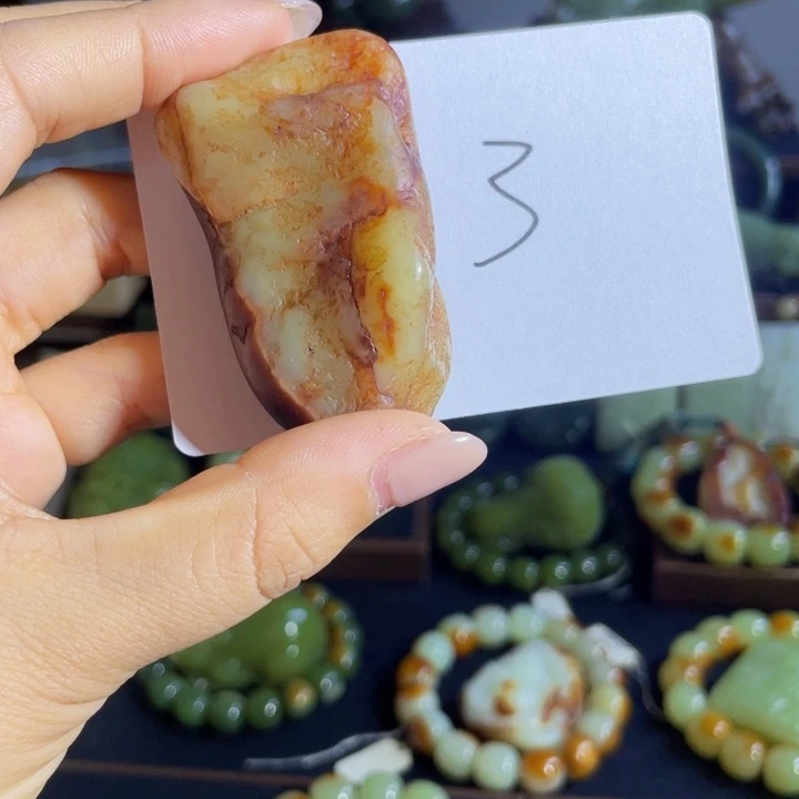 用***2和田玉未镶嵌颈饰