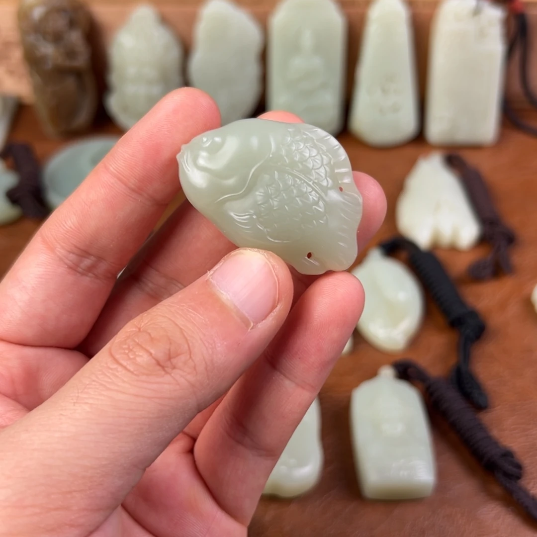 和田玉（青白玉）未镶嵌颈饰