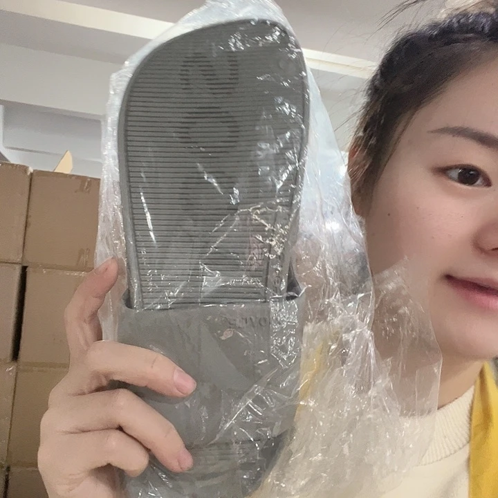 拖鞋。   42啦啦啦啦
