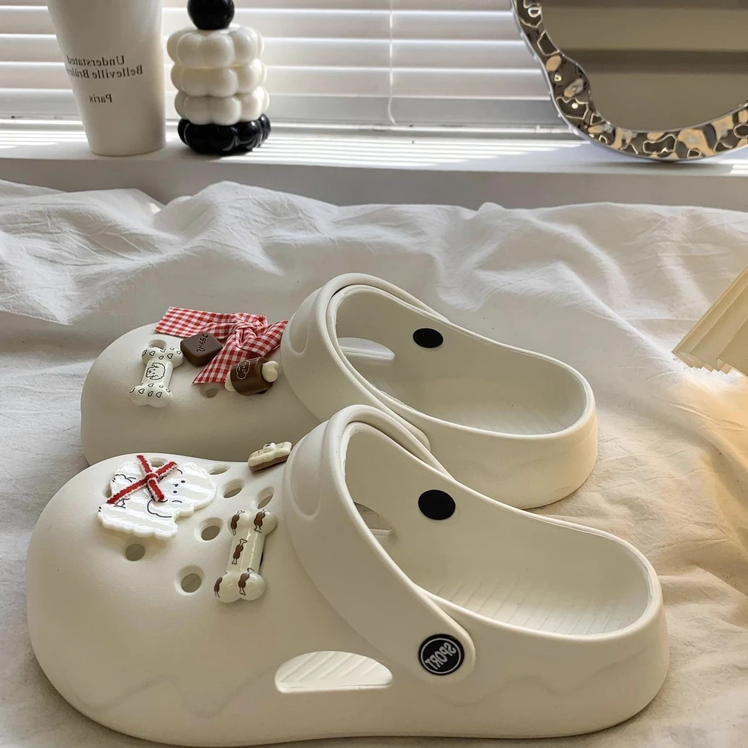 2024年夏季新款百搭可爱小狗洞洞鞋女外穿EVA厚底防滑不臭包头拖