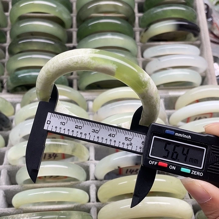 未镶嵌蛇纹石玉手镯144
