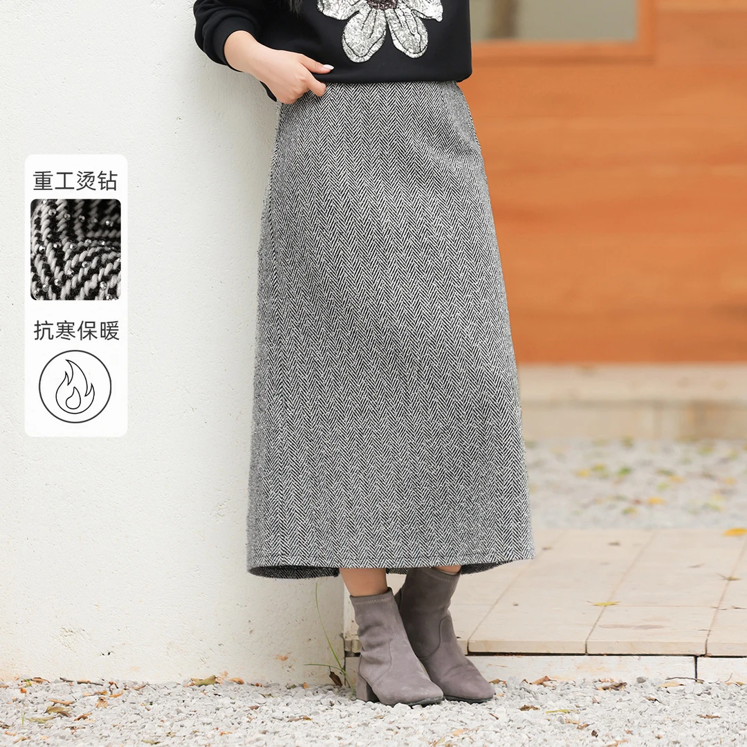 【粗花呢羊毛混纺&重工烫钻】MsShe大码女春人字纹半身裙S~E2411101