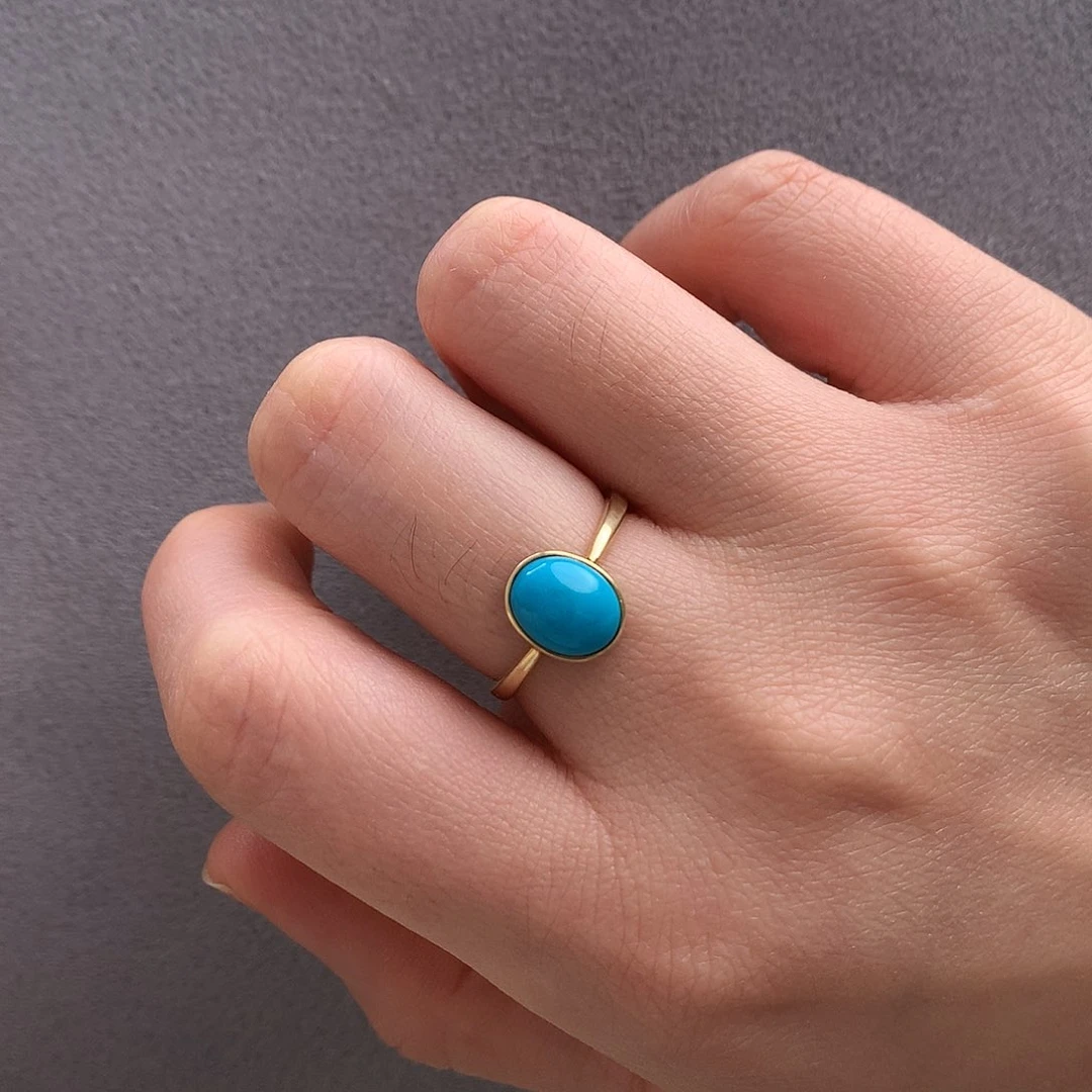 18K金镶嵌绿松石玉化蓝简约款戒指