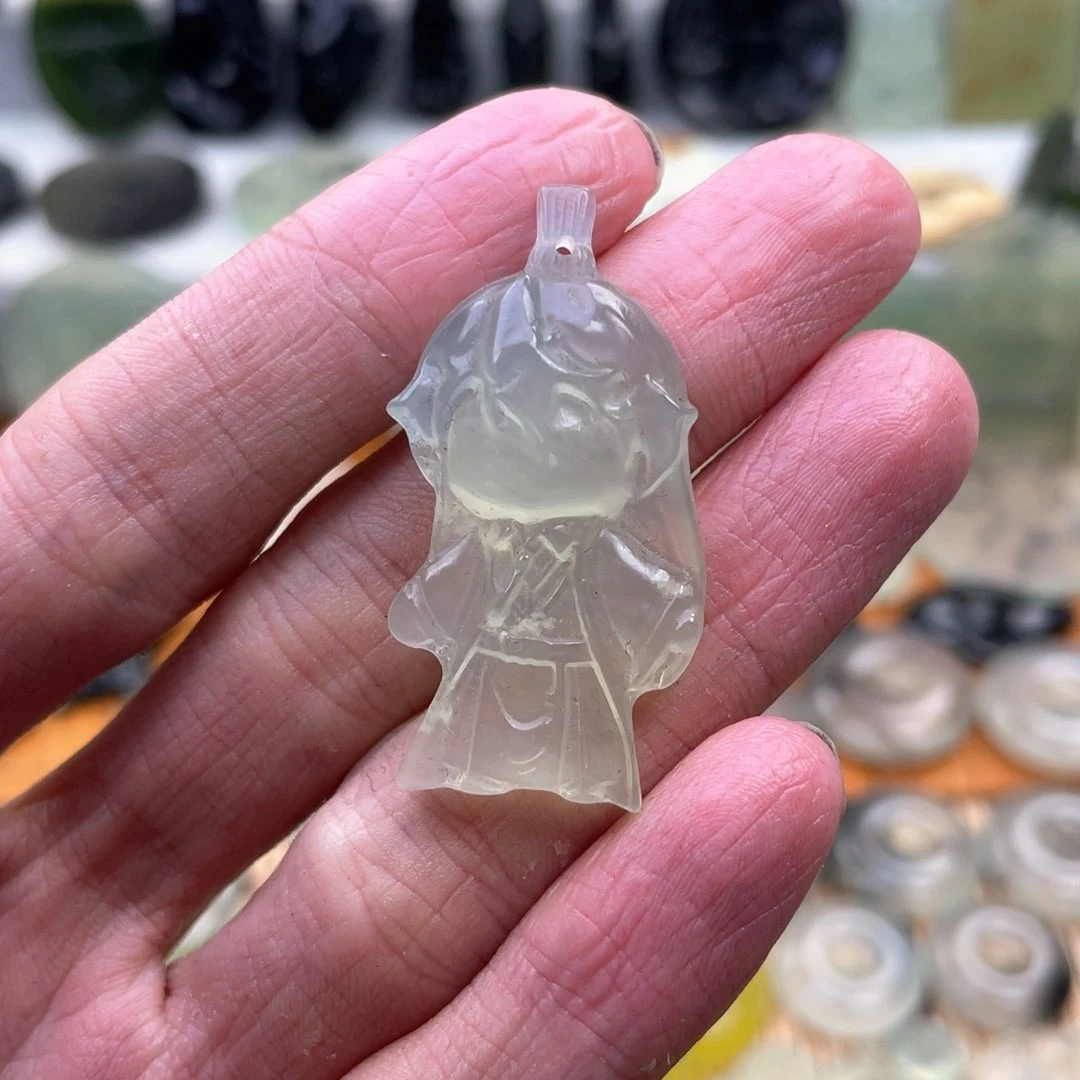 蛇纹石玉颈饰未镶嵌婉**伞