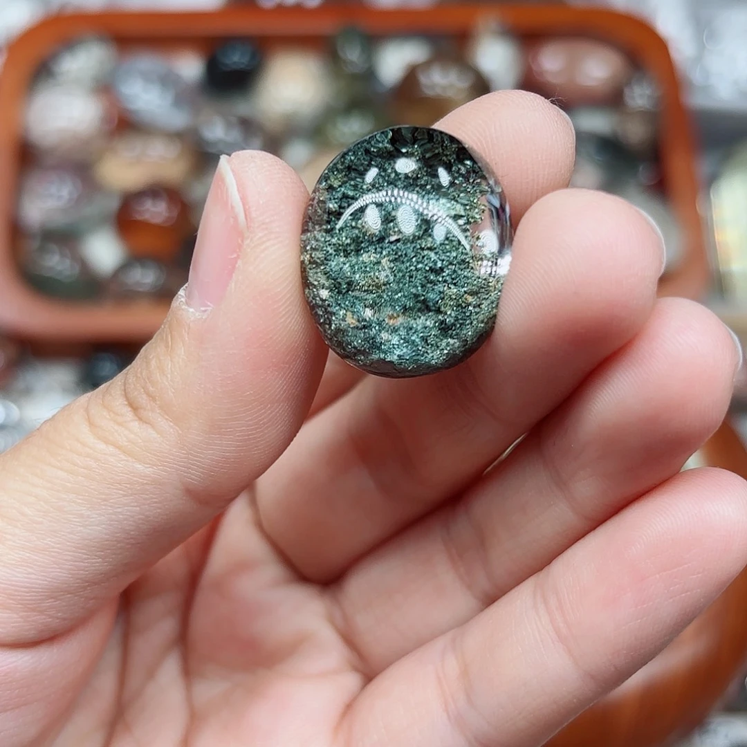 萝***卜颈饰水晶未镶嵌水晶