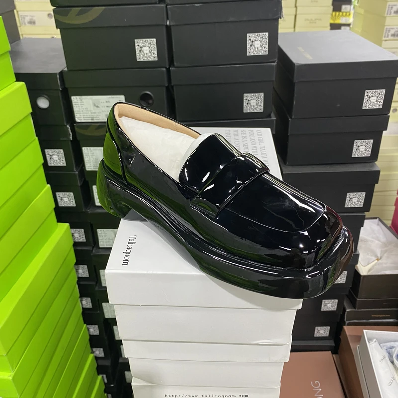 专柜正品F牛皮亮面单鞋9907黑色