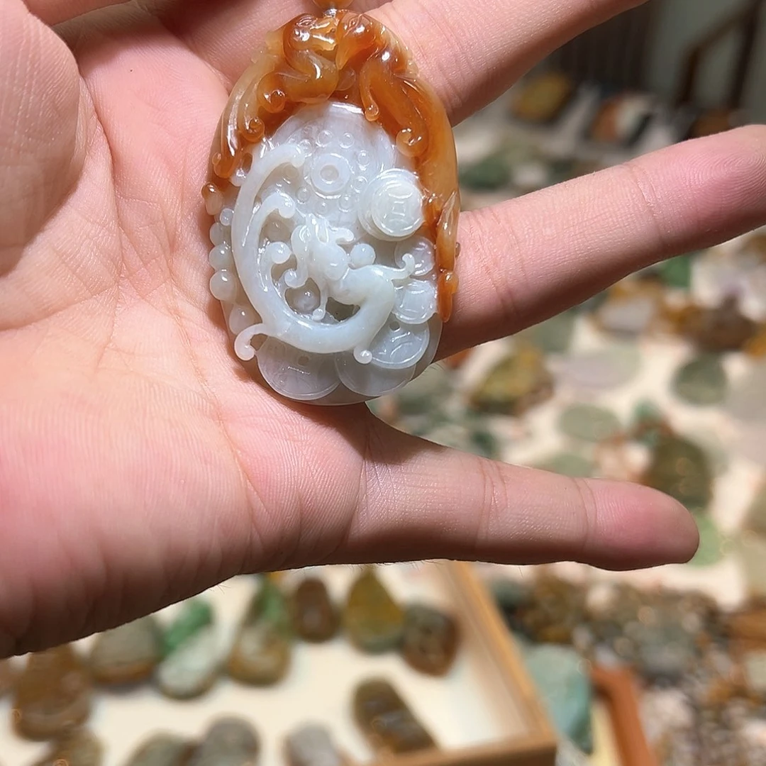 翡翠未镶嵌颈饰挂件