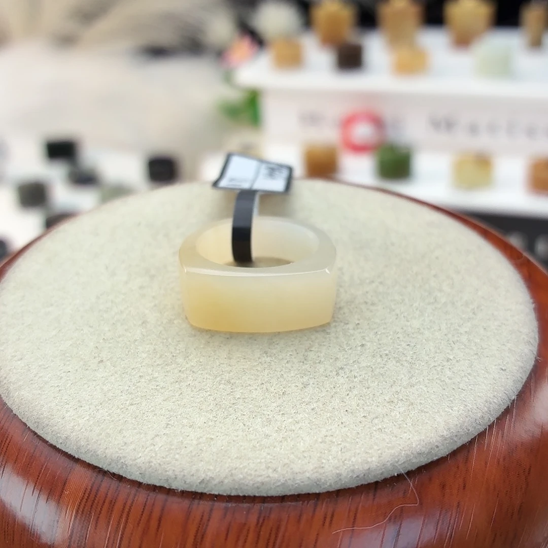 和田玉未镶嵌戒指i70粉糖马鞍巴沙俄16.3mm